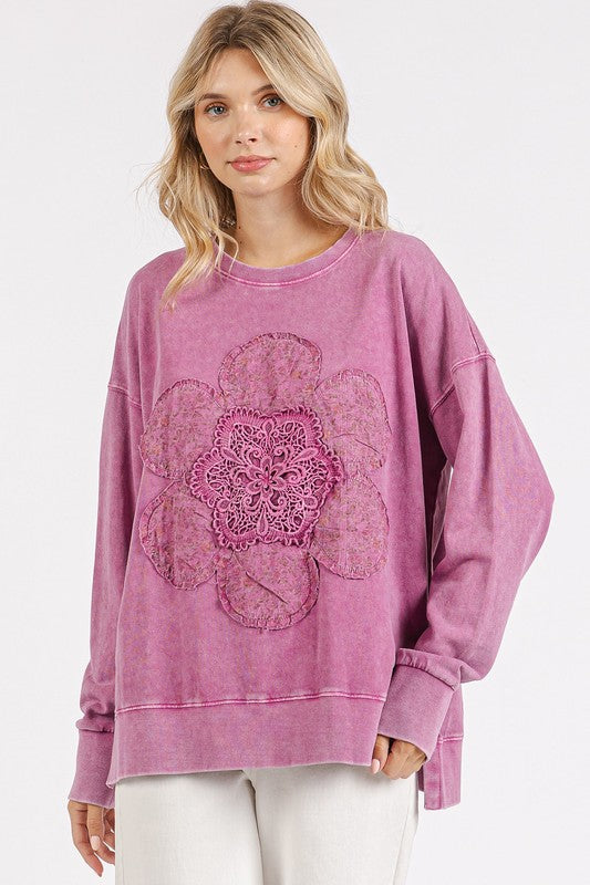 Signature Softness Flower Patch Side Slit Mineral Wash Round Neck Sweatshirt