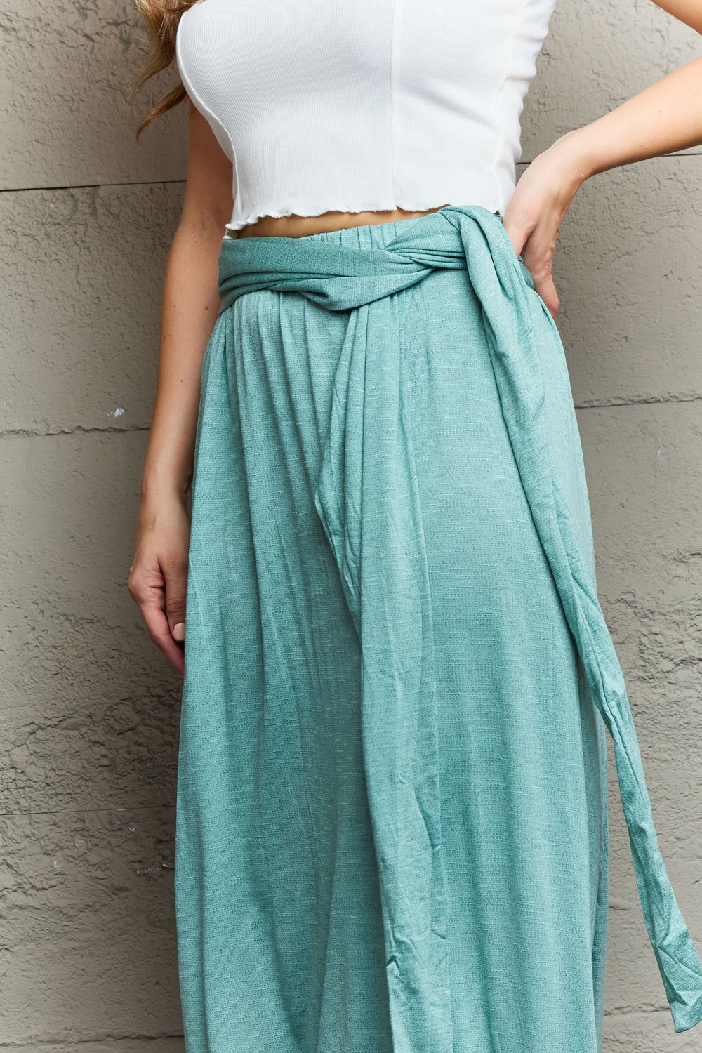 Criss Cross Halter Neck Maxi Dress