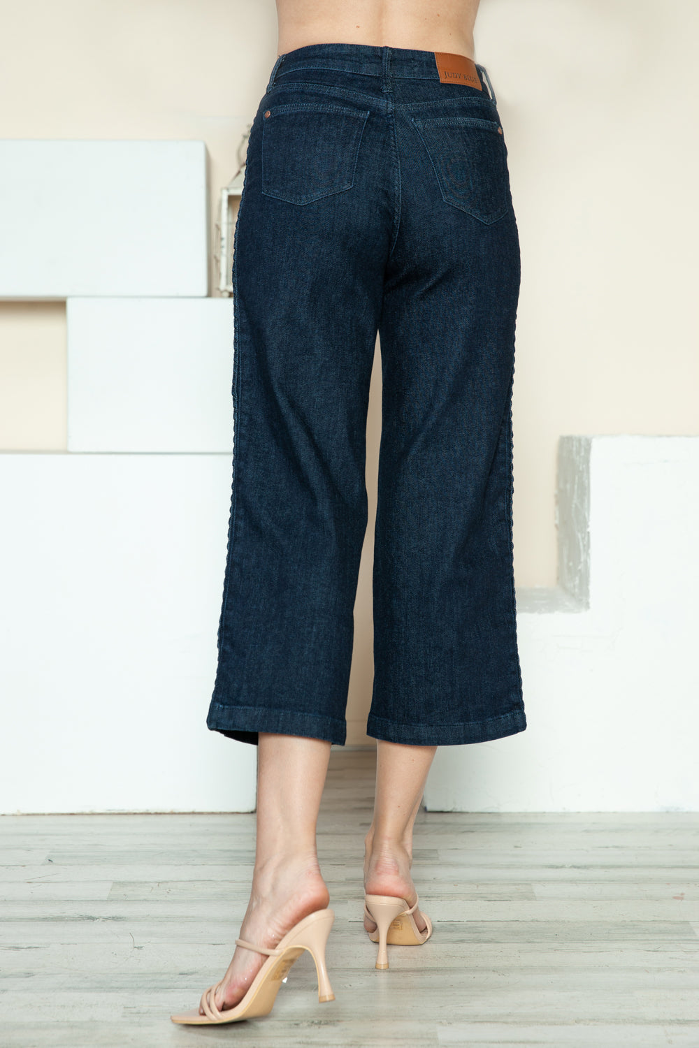 Sans Style Side Seam Braid Detail Crop Wide Leg Jeans