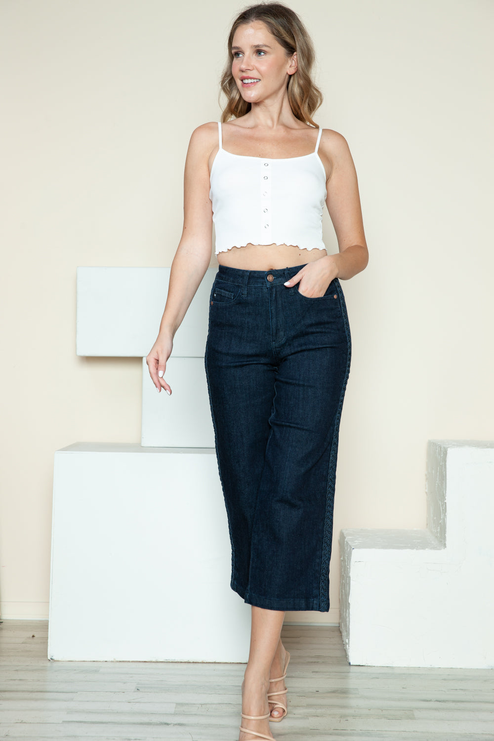 Sans Style Side Seam Braid Detail Crop Wide Leg Jeans